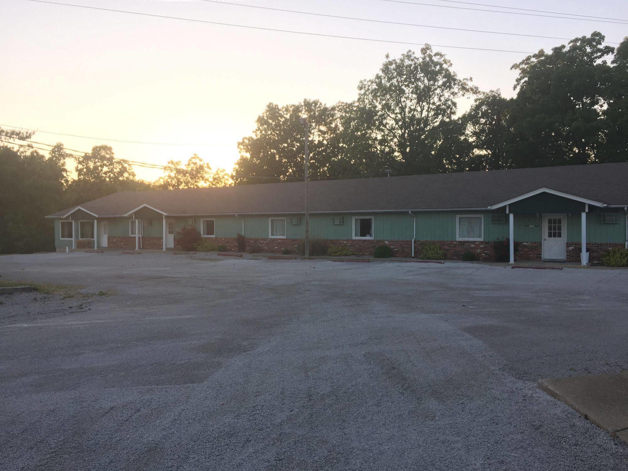 Carlin Villa Motel Carlinville Exterior foto